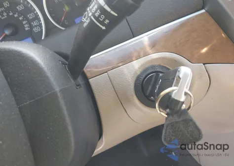 2012 Hyundai Veracruz Limited z USA, uszkodzony, nr VIN KM8NU4CCXCU203798